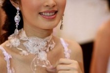 南宁人妖皇后(中国富豪娶人妖皇后)