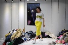南宁兼职模特试衣服(兼职做试衣模特好吗)
