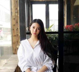 南宁女友兼职模特的小说(女友兼职模特的小说保举)