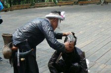 南宁欲带老伴游遍中国(带着老伴去旅游)