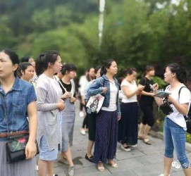 南宁中国的曲男伴游的简单介绍