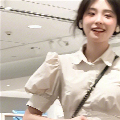 南宁高端纯出女孩雇用(高端名媛定造)奢华游艇豪侈生活月入50W