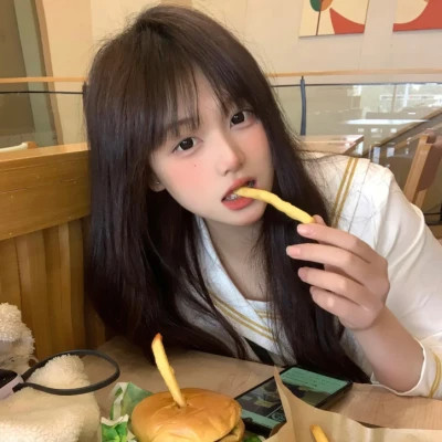 南宁伴游女生李欣怡的资料