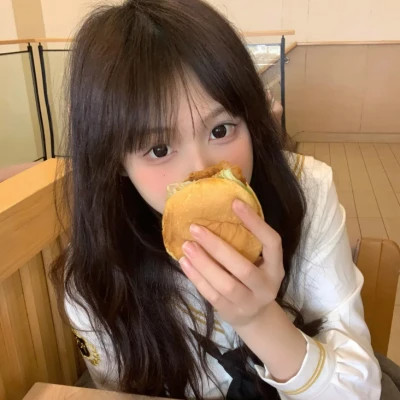 南宁伴游女生李心怡的资料