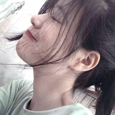 南宁伴游女生烟雨蒙蒙的资料