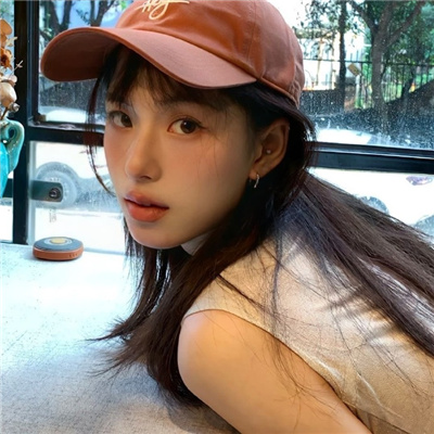 南宁伴游女生杨梦研的资料