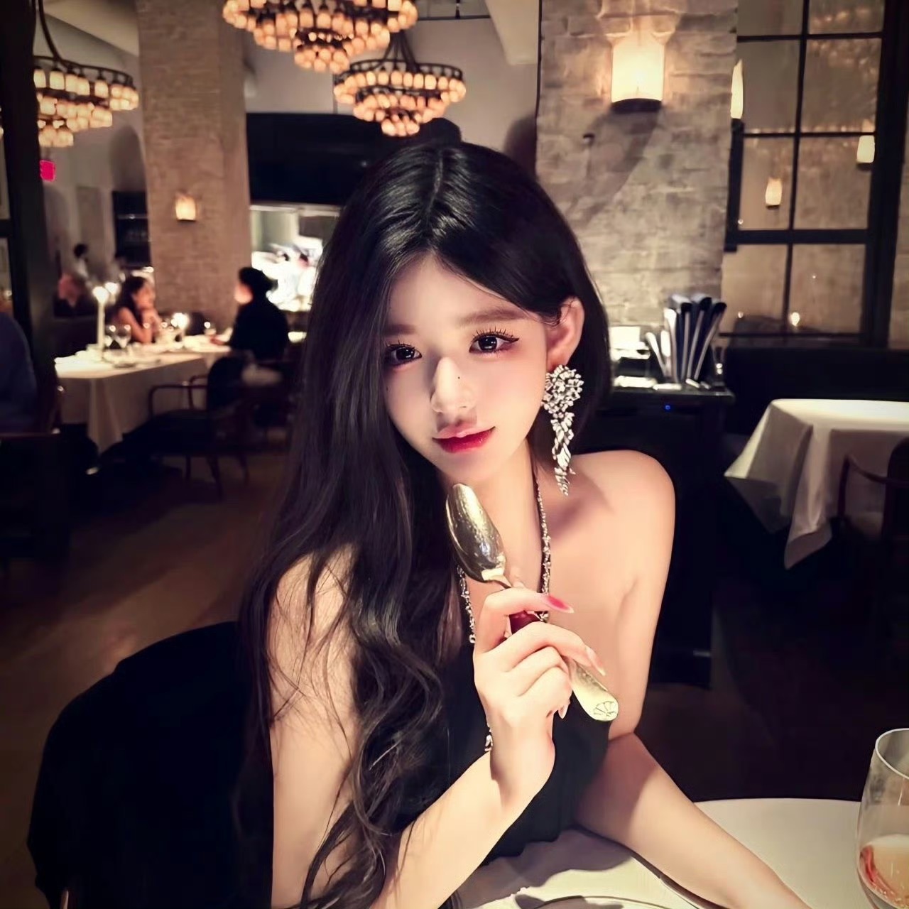 南宁伴游女生蓝盈盈的资料