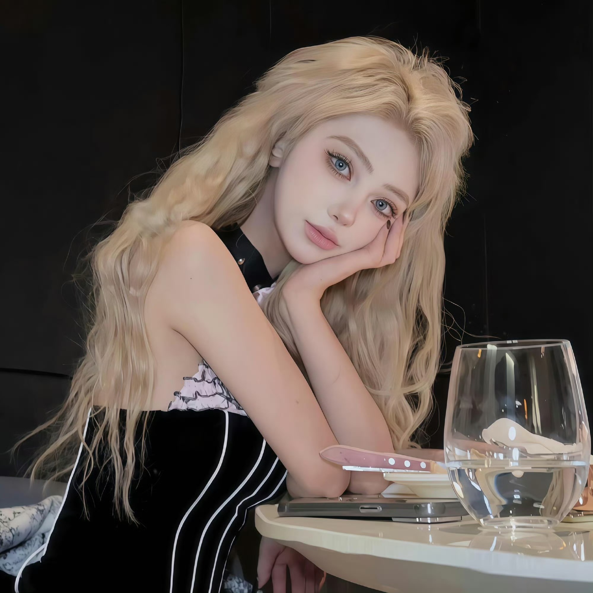 南宁伴游女生晨露的资料