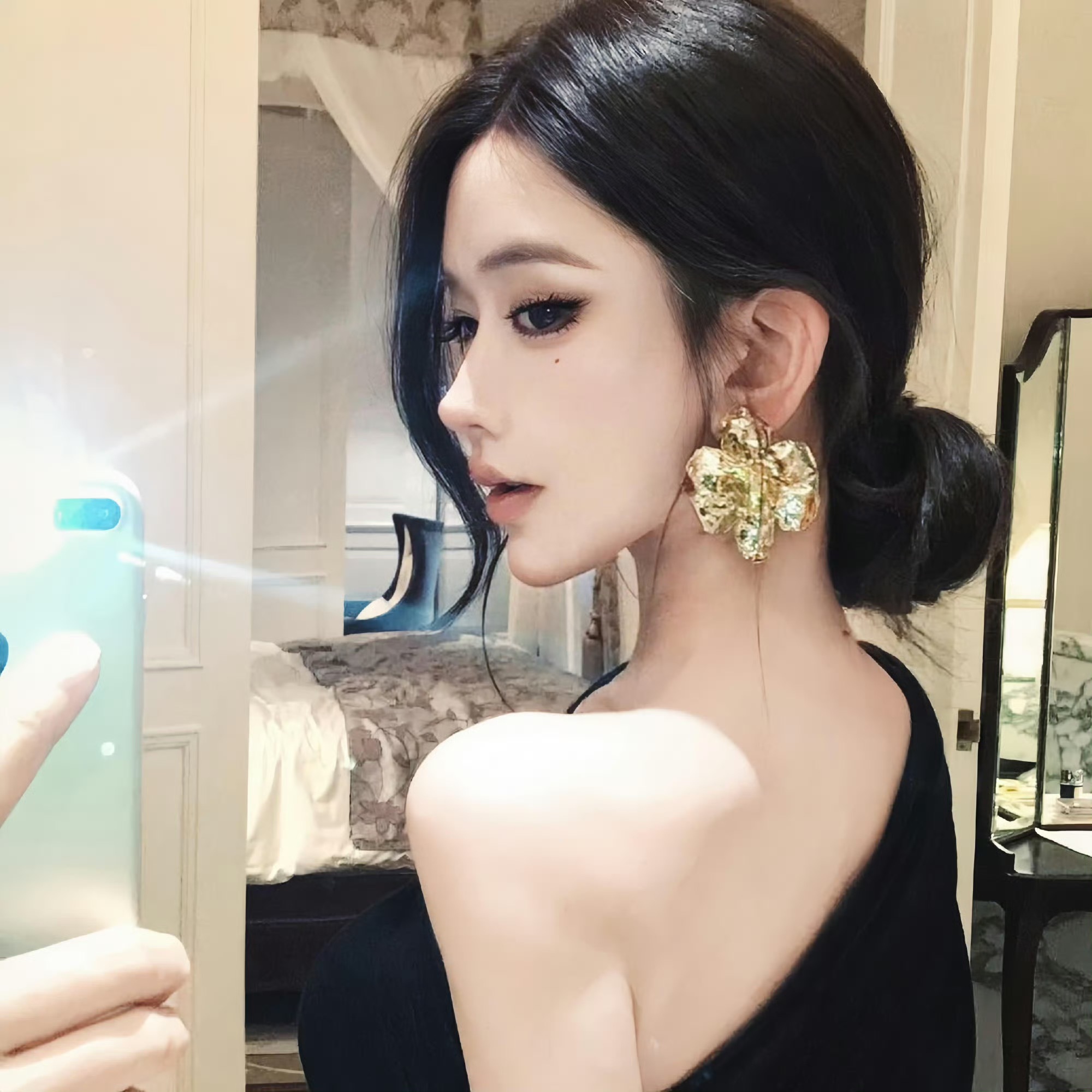 南宁伴游女生靖骊萍的资料