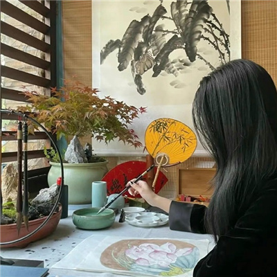 南宁伴游女生源又菡的资料