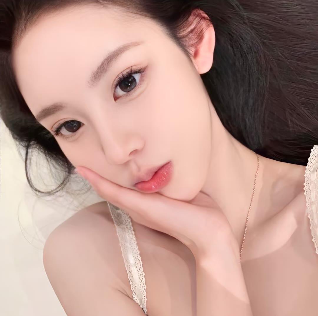 南宁伴游女生佛白易的资料